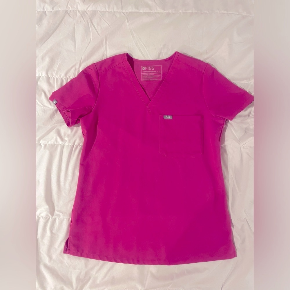 FIGS Catalina one pocket scrub top